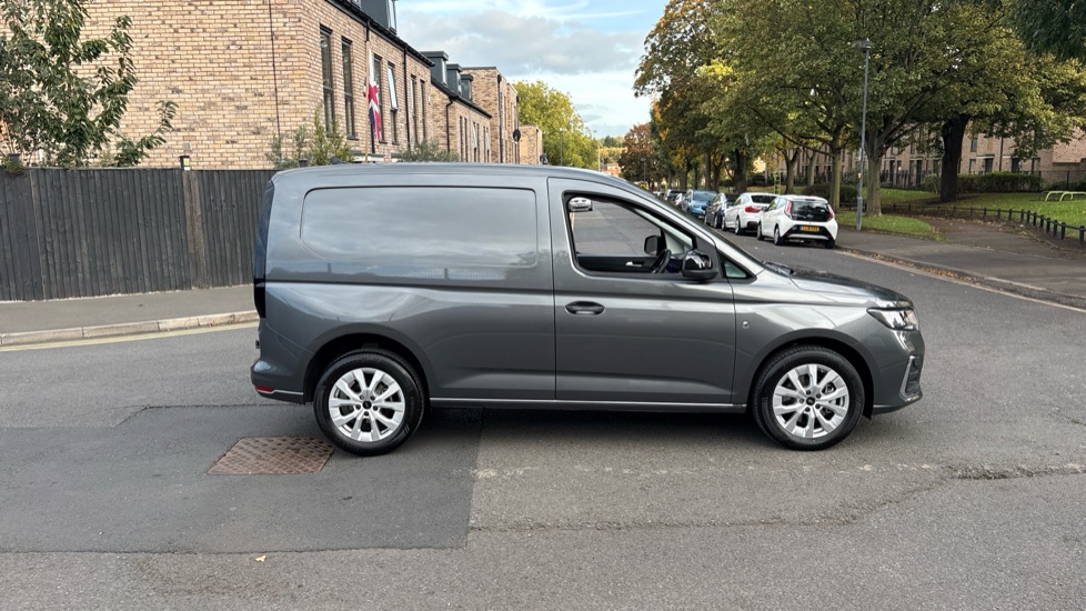 Ford Transit Connect 230 L1 Diesel 2.0 EcoBlue 122ps Limited Van Auto - Image 9