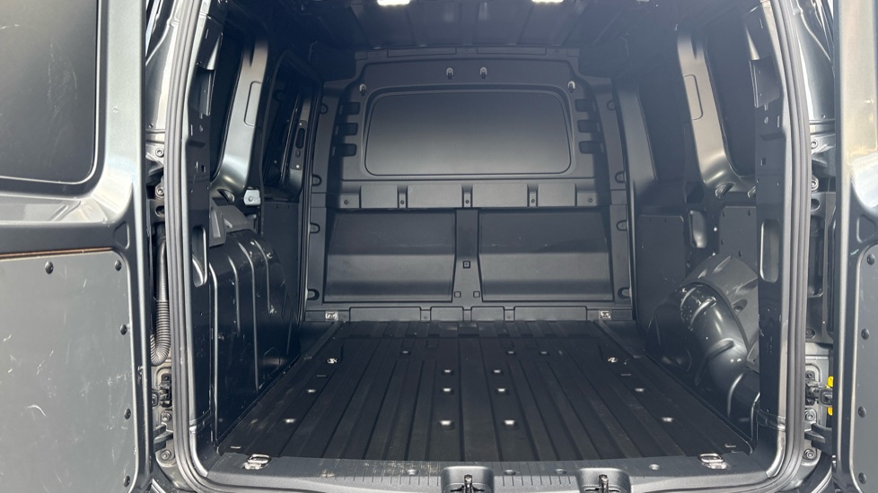 Ford Transit Connect 230 L1 Diesel 2.0 EcoBlue 122ps Limited Van Auto - Image 12