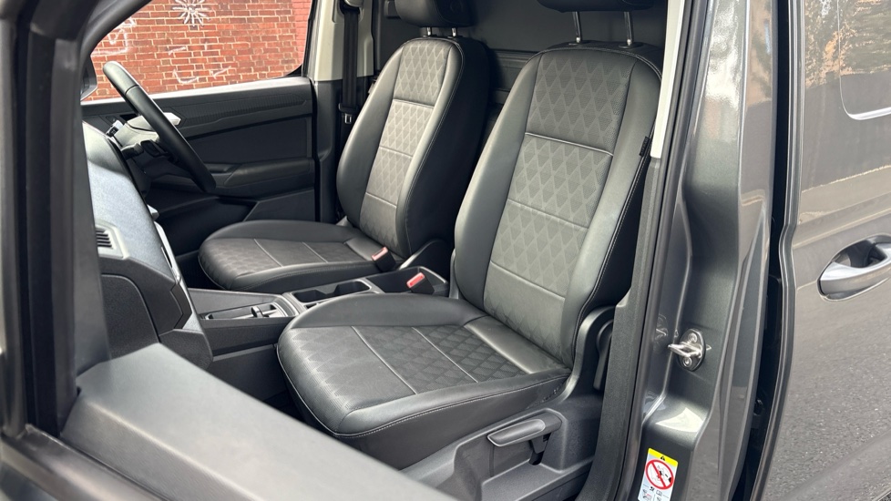 Ford Transit Connect 230 L1 Diesel 2.0 EcoBlue 122ps Limited Van Auto - Image 32