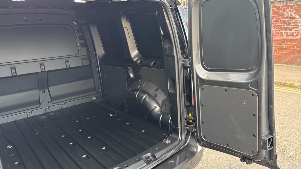 Ford Transit Connect 230 L1 Diesel 2.0 EcoBlue 122ps Limited Van Auto - Image 37