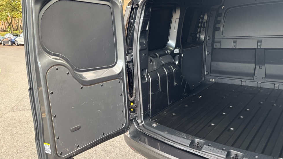 Ford Transit Connect 230 L1 Diesel 2.0 EcoBlue 122ps Limited Van Auto - Image 38
