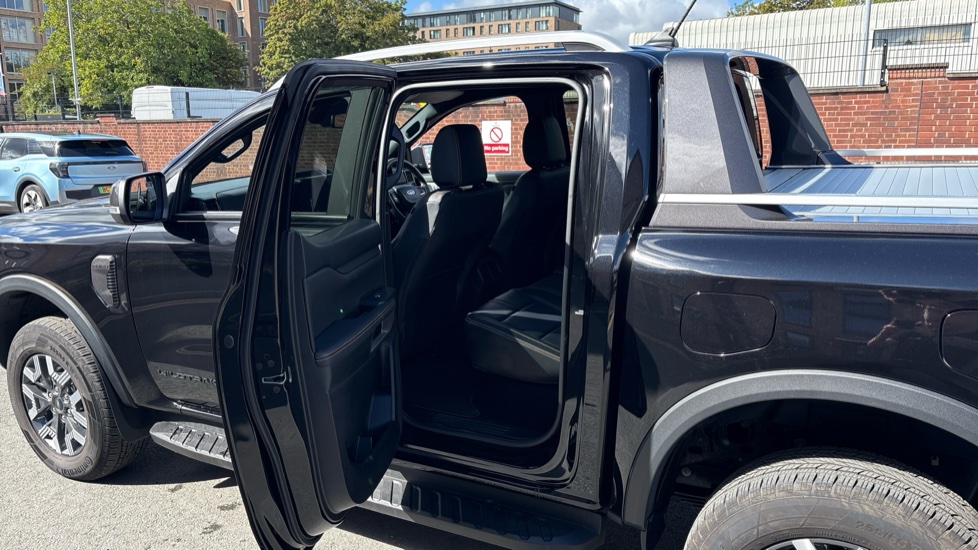 Ford Ranger Petrol Pick Up D/Cab Wildtrak 2.3 EcoBoost PHEV 281 Auto - Image 5