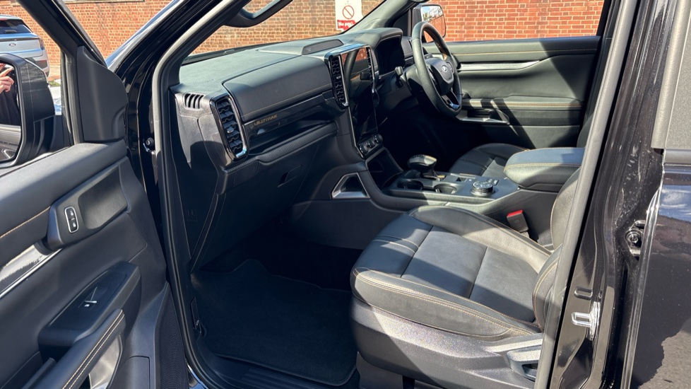 Ford Ranger Petrol Pick Up D/Cab Wildtrak 2.3 EcoBoost PHEV 281 Auto - Image 13
