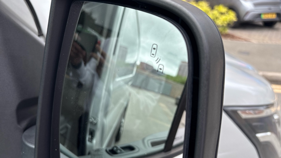 Ford Transit 350 L3 Diesel Fwd 2.0 EcoBlue 165ps H2 Limited Van Auto [Nav] - Image 31