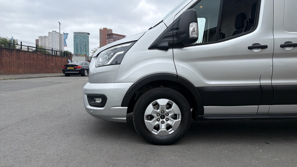 Ford Transit 350 L3 Diesel Fwd 2.0 EcoBlue 165ps H2 Limited Van Auto [Nav] - Image 17