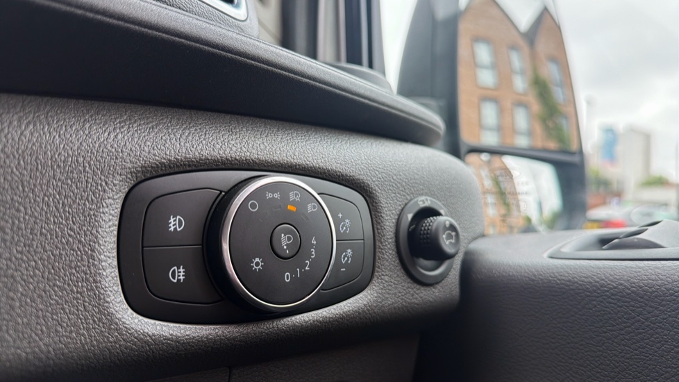 Ford Transit 350 L3 Diesel Fwd 2.0 EcoBlue 165ps H2 Limited Van Auto [Nav] - Image 23