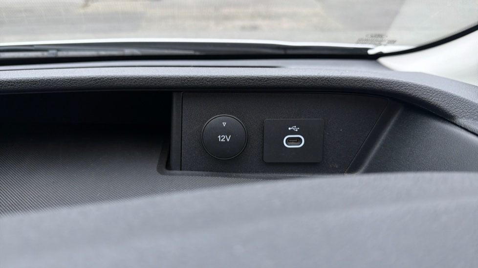 Ford Transit 350 L3 Diesel Fwd 2.0 EcoBlue 165ps H2 Limited Van Auto [Nav] - Image 28