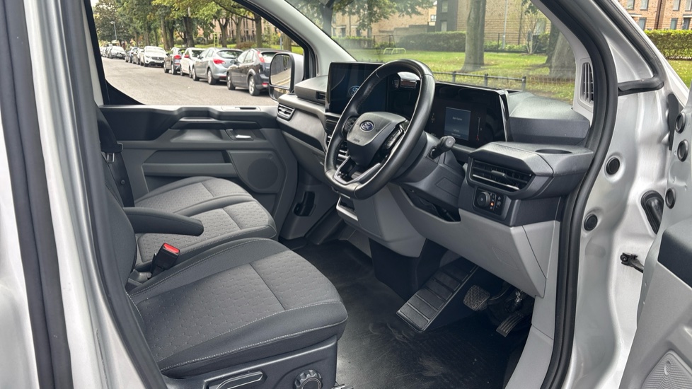 Ford Transit Custom 280 L1 Diesel Fwd 2.0 EcoBlue 136ps H1 Van Limited Auto - Image 6