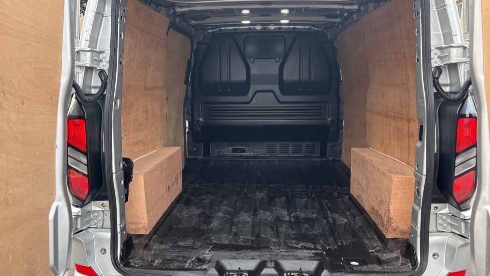 Ford Transit Custom 280 L1 Diesel Fwd 2.0 EcoBlue 136ps H1 Van Limited Auto - Image 12