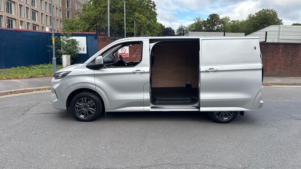 Ford Transit Custom 280 L1 Diesel Fwd 2.0 EcoBlue 136ps H1 Van Limited Auto - Image 34