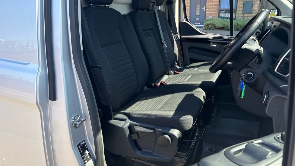 Ford Transit Custom 300 L2 Diesel Fwd 2.0 EcoBlue 130ps High Roof Limited Van - Image 29