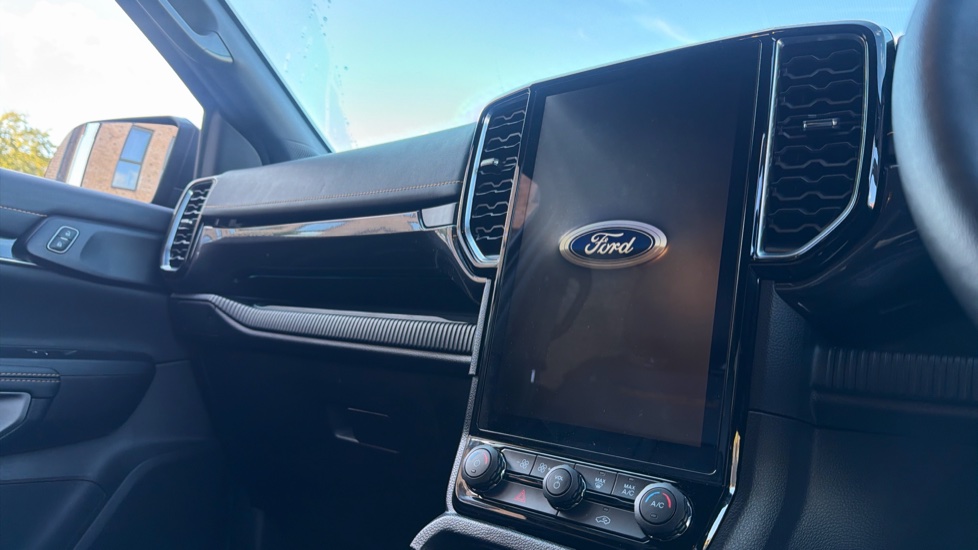 Ford Ranger Petrol Pick Up D/Cab Wildtrak 2.3 EcoBoost PHEV 281 Auto - Image 15