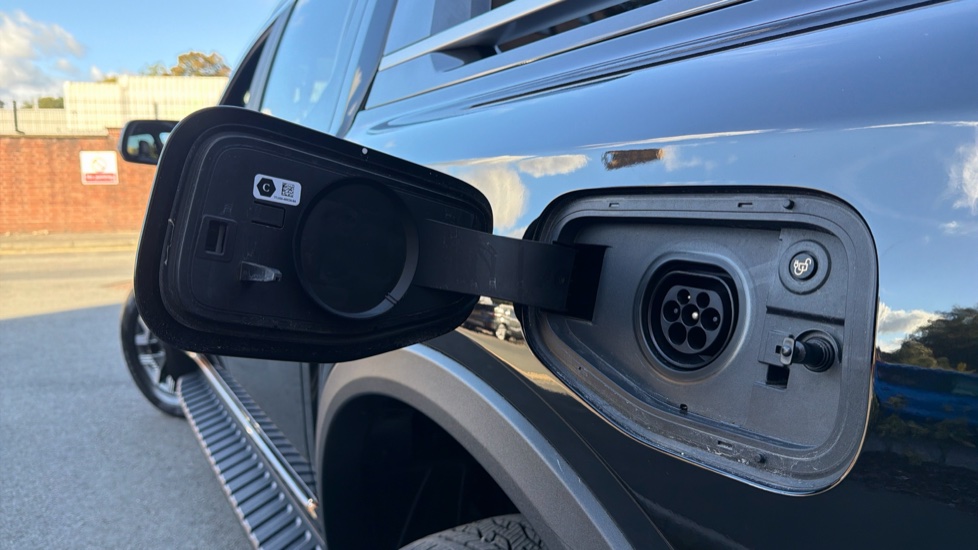 Ford Ranger Petrol Pick Up D/Cab Wildtrak 2.3 EcoBoost PHEV 281 Auto - Image 33