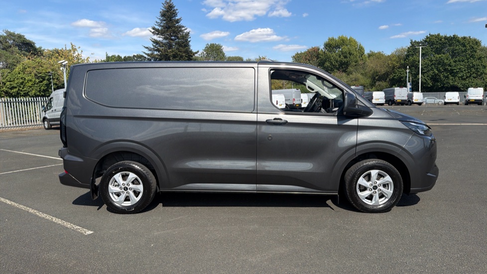 Ford Transit Custom 320 L1 Petrol Fwd 2.5 PHEV 232ps H1 Van Limited Auto - Image 9