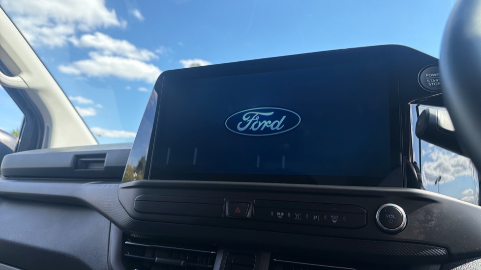 Ford Transit Custom 320 L1 Petrol Fwd 2.5 PHEV 232ps H1 Van Limited Auto - Image 15