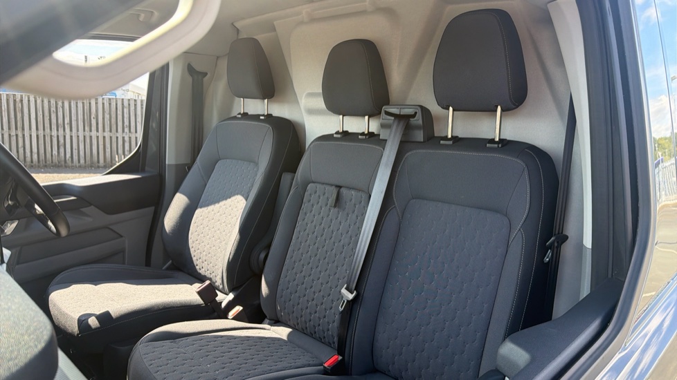 Ford Transit Custom 320 L1 Petrol Fwd 2.5 PHEV 232ps H1 Van Limited Auto - Image 32