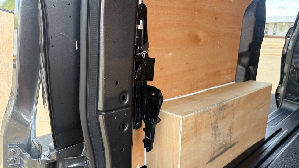 Ford Transit Custom 320 L1 Petrol Fwd 2.5 PHEV 232ps H1 Van Limited Auto - Image 36