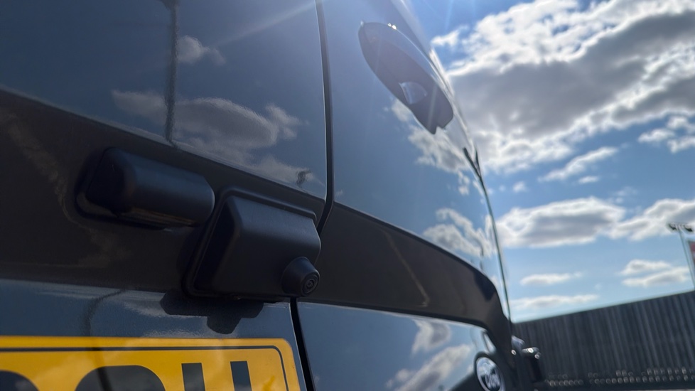 Ford Transit Custom 320 L1 Petrol Fwd 2.5 PHEV 232ps H1 Van Limited Auto - Image 39