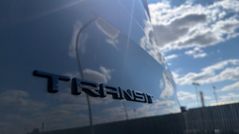 Ford Transit Custom 320 L1 Petrol Fwd 2.5 PHEV 232ps H1 Van Limited Auto - Image 40
