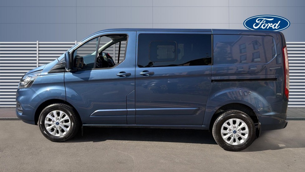 Ford Transit Custom 300 L1 Diesel Fwd 2.0 EcoBlue 130ps Low Roof D/Cab Limited Van - Image 4