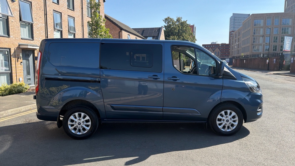 Ford Transit Custom 300 L1 Diesel Fwd 2.0 EcoBlue 130ps Low Roof D/Cab Limited Van - Image 9