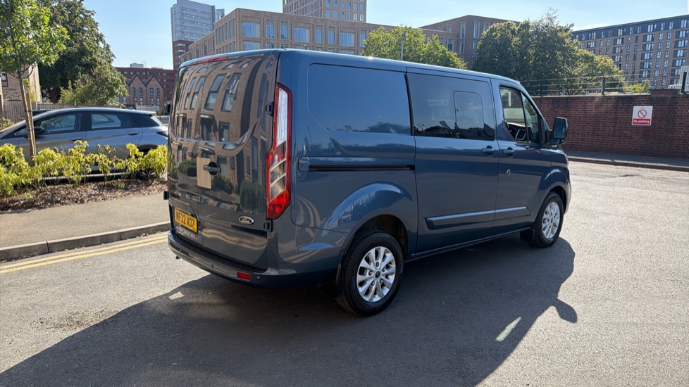 Ford Transit Custom 300 L1 Diesel Fwd 2.0 EcoBlue 130ps Low Roof D/Cab Limited Van - Image 10