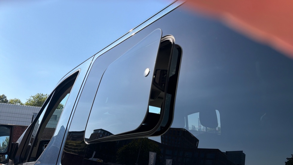 Ford Transit Custom 300 L1 Diesel Fwd 2.0 EcoBlue 130ps Low Roof D/Cab Limited Van - Image 32