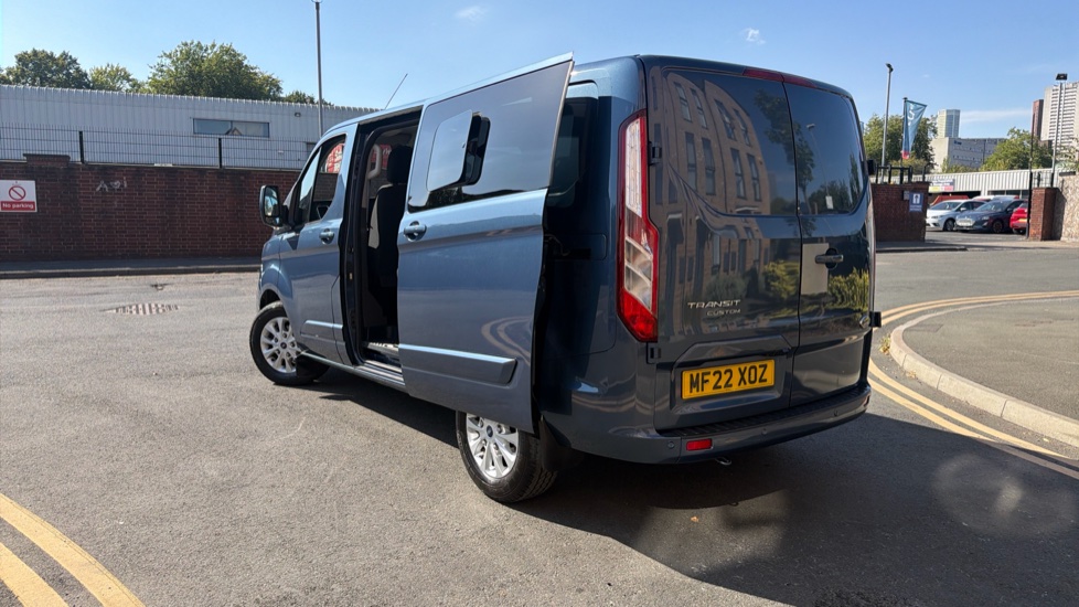 Ford Transit Custom 300 L1 Diesel Fwd 2.0 EcoBlue 130ps Low Roof D/Cab Limited Van - Image 33