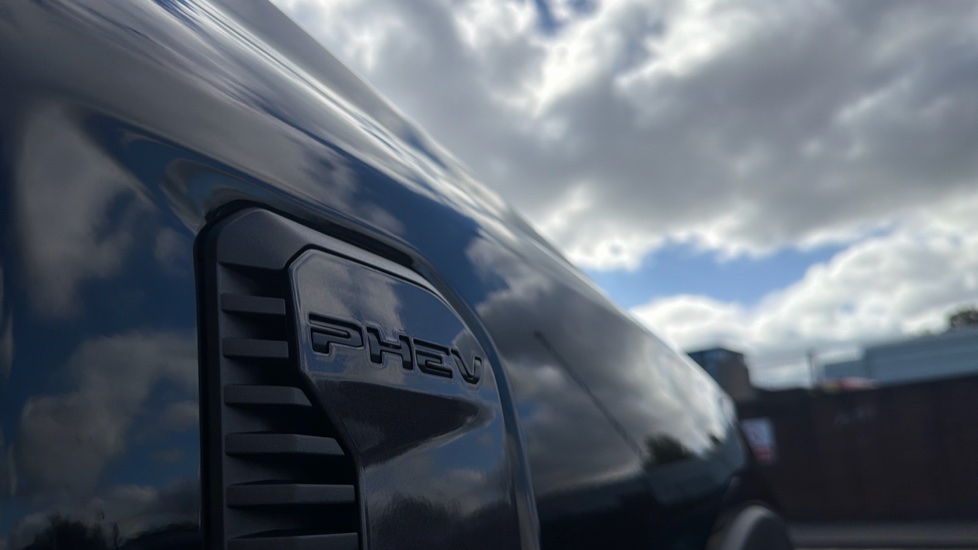 Ford Ranger Petrol Pick Up D/Cab Wildtrak 2.3 EcoBoost PHEV 281 Auto - Image 26