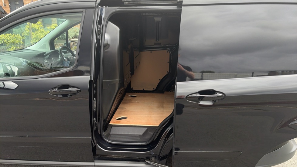 Ford Transit Courier Diesel 1.5 TDCi 100ps Limited Van [6 Speed] - Image 5