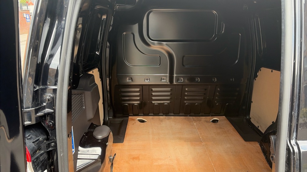 Ford Transit Courier Diesel 1.5 TDCi 100ps Limited Van [6 Speed] - Image 27