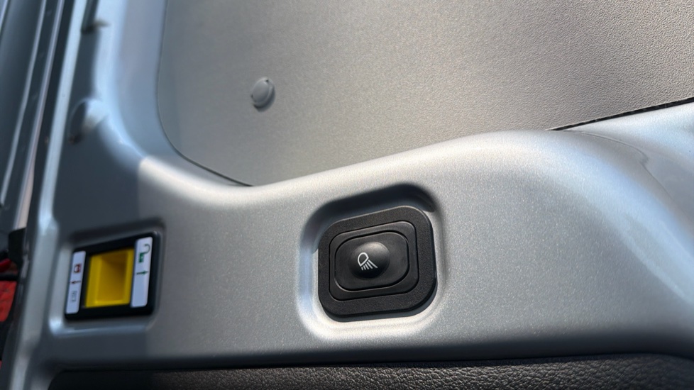 Ford Transit 350 L3 Diesel Fwd 2.0 EcoBlue 165ps H2 Limited Van Auto [Nav] - Image 34
