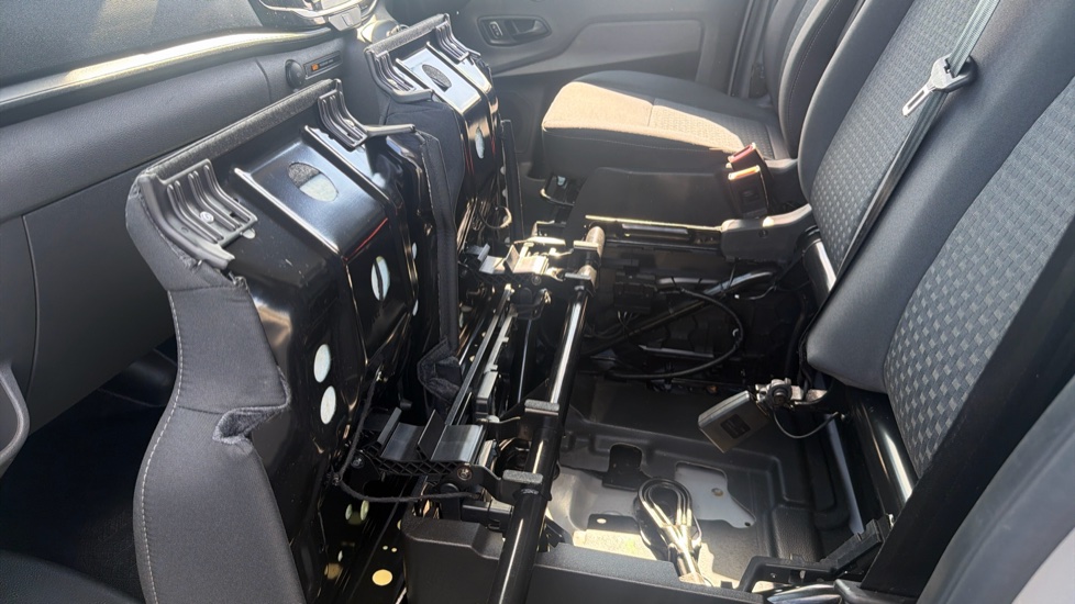 Ford Transit 350 L2 Diesel Fwd 2.0 EcoBlue 130ps H2 Limited Van Auto [8S] [Nav] - Image 30