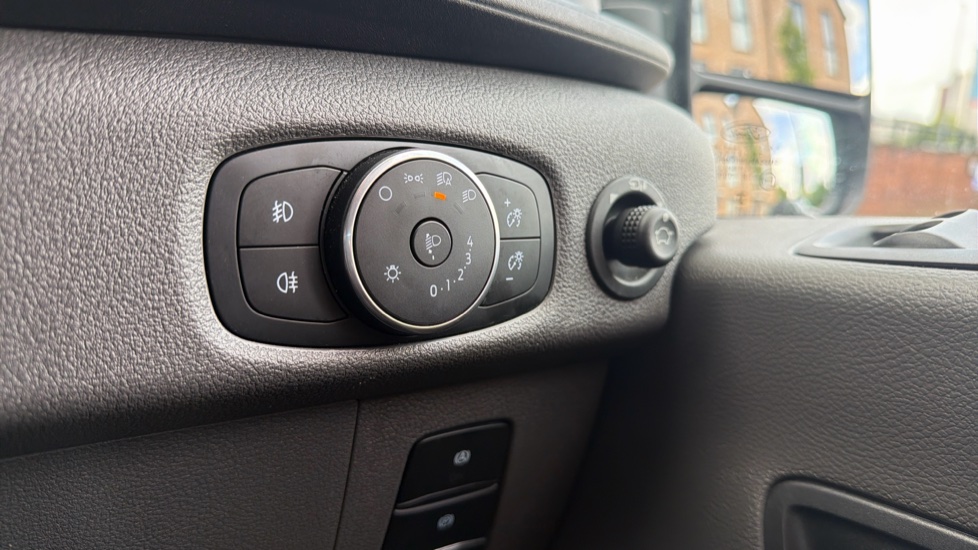 Ford Transit 350 L2 Diesel Fwd 2.0 EcoBlue 130ps H2 Limited Van Auto [8S] [Nav] - Image 23