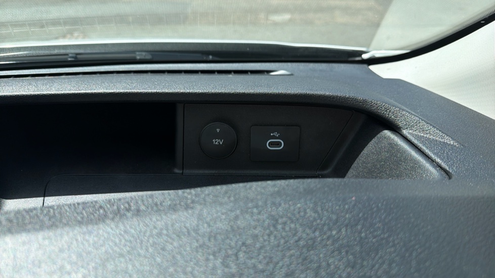 Ford Transit 350 L2 Diesel Fwd 2.0 EcoBlue 130ps H2 Limited Van Auto [8S] [Nav] - Image 39