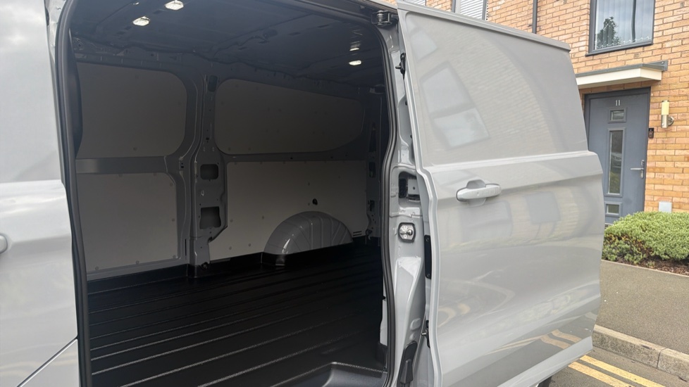 Ford Transit Custom E-340 L2 Electric Rwd 100kW 65kWh H1 Van Limited Auto - Image 5