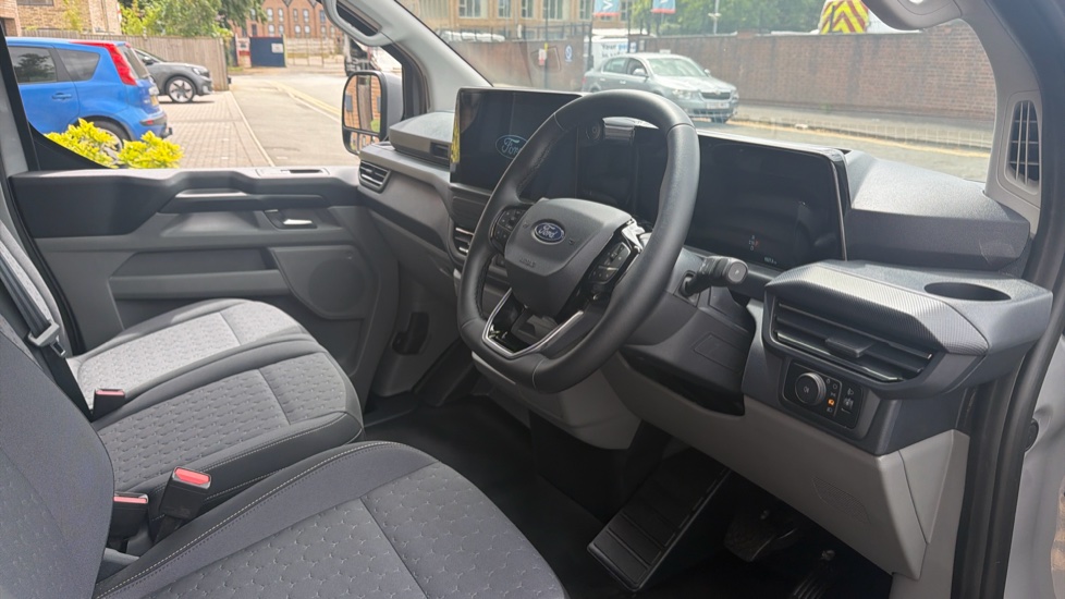 Ford Transit Custom E-340 L2 Electric Rwd 100kW 65kWh H1 Van Limited Auto - Image 6