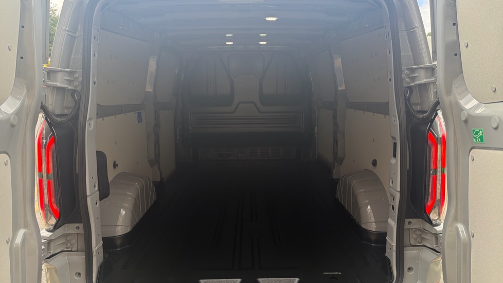 Ford Transit Custom E-340 L2 Electric Rwd 100kW 65kWh H1 Van Limited Auto - Image 12