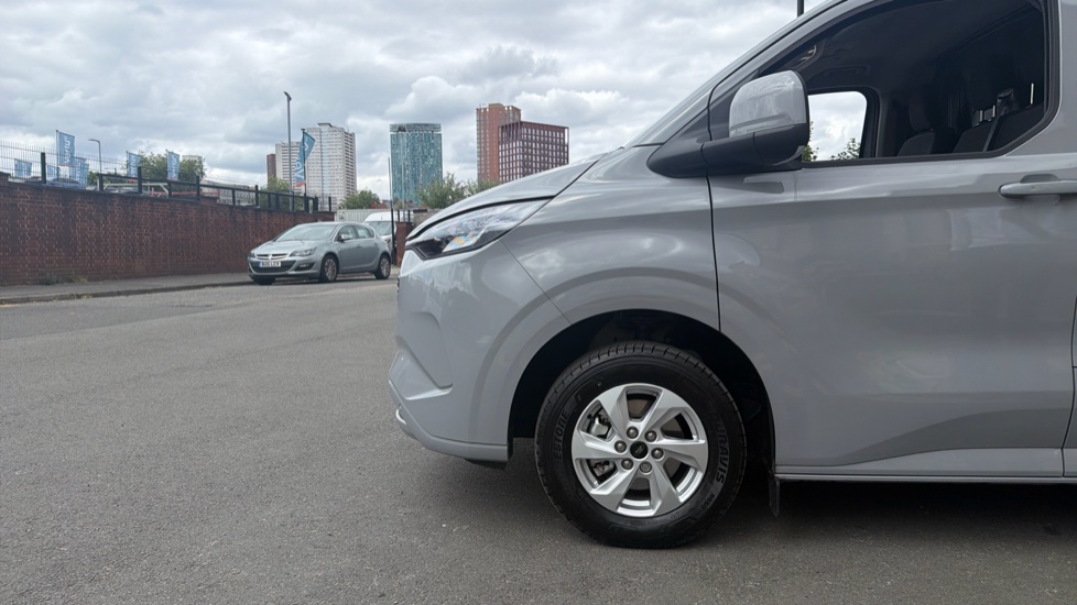 Ford Transit Custom E-340 L2 Electric Rwd 100kW 65kWh H1 Van Limited Auto - Image 17