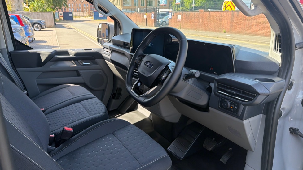 Ford Transit Custom E-340 L2 Electric Rwd 100kW 65kWh H1 Van Limited Auto - Image 6