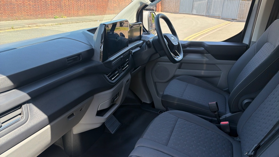 Ford Transit Custom E-340 L2 Electric Rwd 100kW 65kWh H1 Van Limited Auto - Image 13