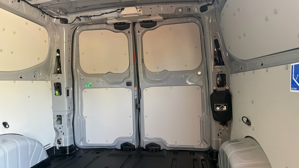 Ford Transit Custom E-340 L2 Electric Rwd 100kW 65kWh H1 Van Limited Auto - Image 14
