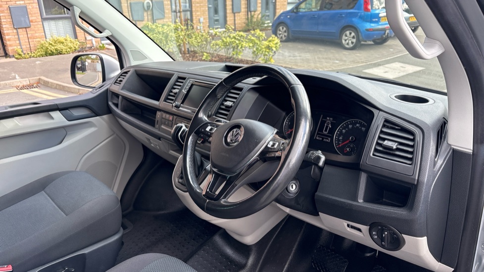 Volkswagen Transporter T32 Swb Diesel 2.0 TDI BMT 150 Highline Kombi Van DSG - Image 6