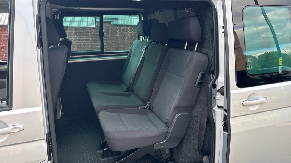 Volkswagen Transporter T32 Swb Diesel 2.0 TDI BMT 150 Highline Kombi Van DSG - Image 14