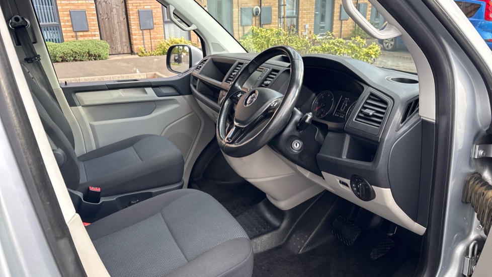 Volkswagen Transporter T32 Swb Diesel 2.0 TDI BMT 150 Highline Kombi Van DSG - Image 16