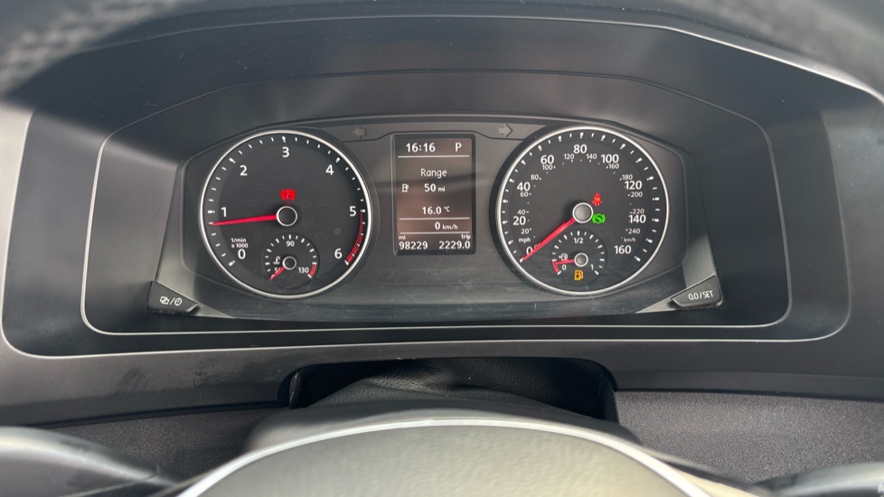 Volkswagen Transporter T32 Swb Diesel 2.0 TDI BMT 150 Highline Kombi Van DSG - Image 19