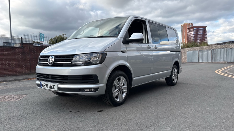 Volkswagen Transporter T32 Swb Diesel 2.0 TDI BMT 150 Highline Kombi Van DSG - Image 31