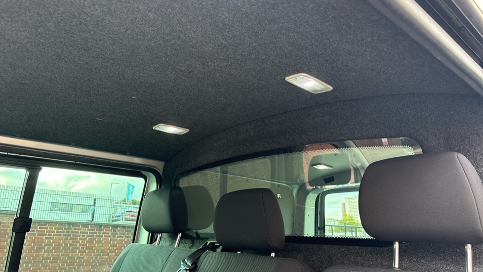 Volkswagen Transporter T32 Swb Diesel 2.0 TDI BMT 150 Highline Kombi Van DSG - Image 35
