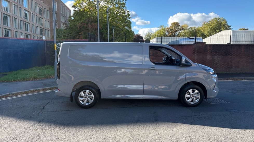 Ford Transit Custom 320 L1 Diesel Fwd 2.0 EcoBlue 136ps H1 Van Limited Auto - Image 9