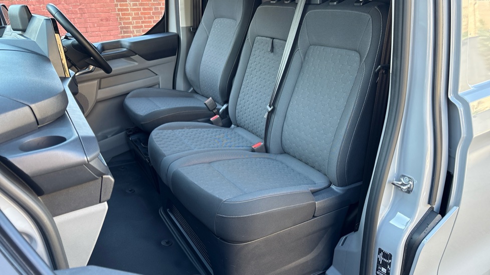 Ford Transit Custom 320 L1 Diesel Fwd 2.0 EcoBlue 136ps H1 Van Limited Auto - Image 32
